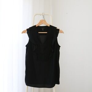 Ann Taylor Ruffle Sleeveless Top in XS Petite